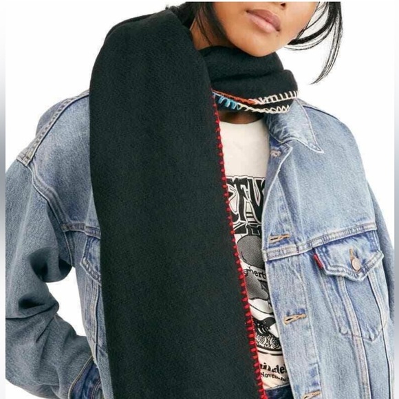 Free People Common Thread Blanket Stitch Scarf OSFA - Picture 2 of 3